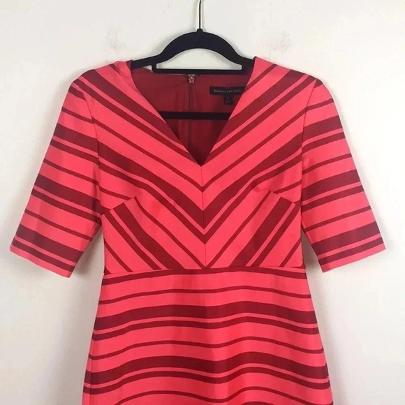 Banana Republic 3/4 Length Sleeve Dress Sz 2 - Picture 4 of 6